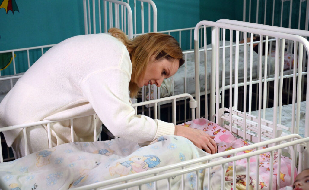 Pourquoi et comment la Russie organise-t-elle le transfert des enfants ukrainiens ? 4 umland5