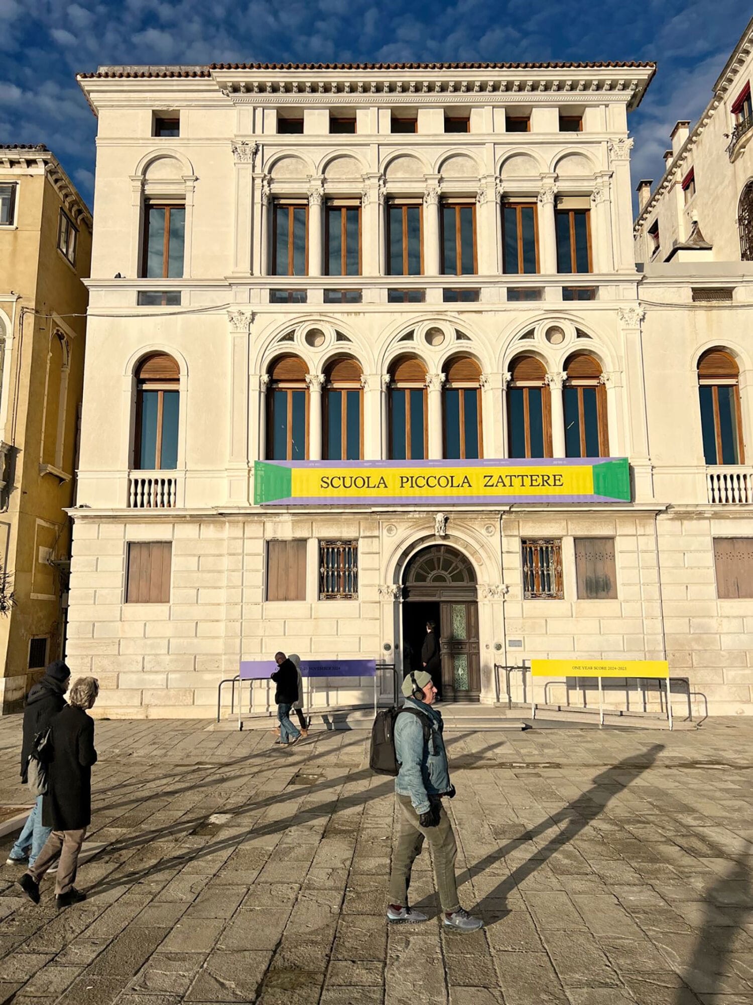 Comment l’argent souillé de sang ukrainien nourrit l’art contemporain à Venise 2 akincha2